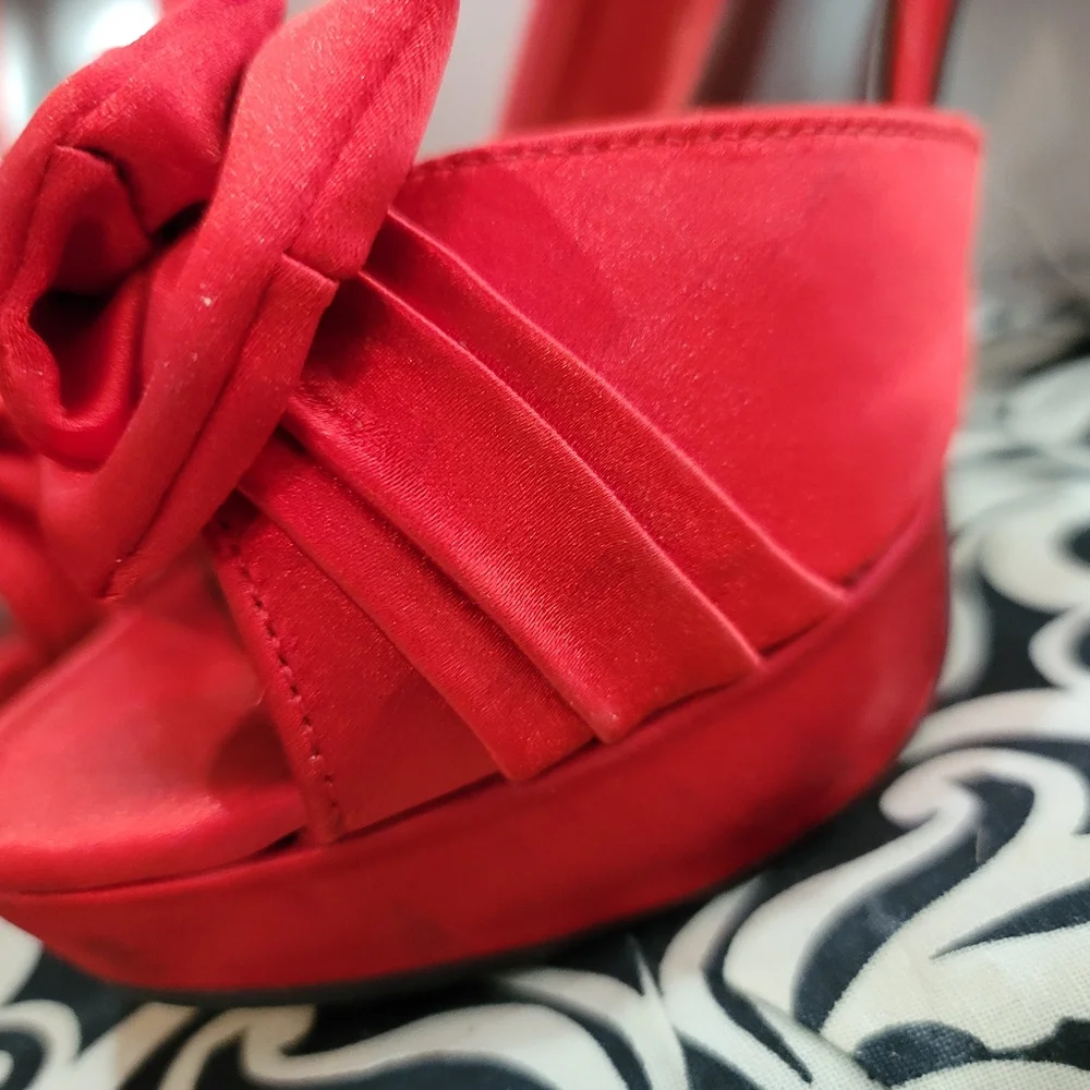 Aldo satin bow front heel , red - Picture 6 of 9